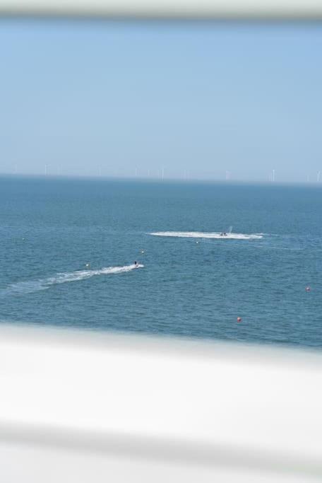 Luxury Duplex Penthouse On The Beach With Panoramic Sea Views Herne Bay Esterno foto