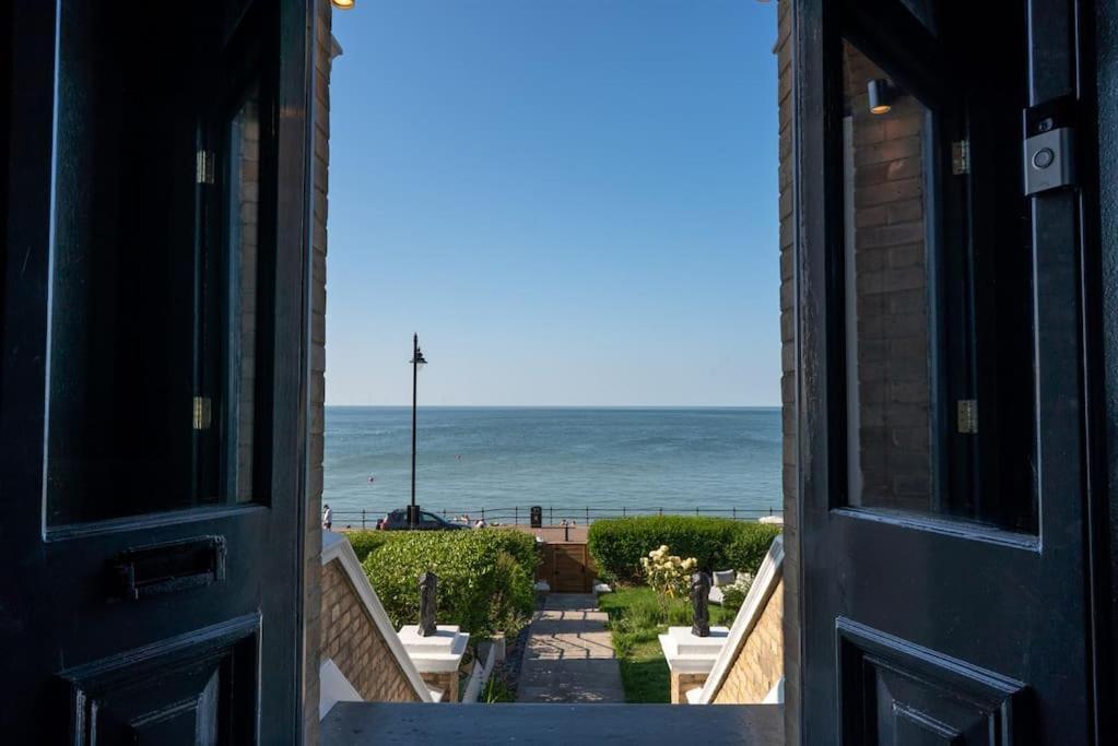 Luxury Duplex Penthouse On The Beach With Panoramic Sea Views Herne Bay Esterno foto